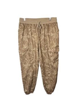 Kinesis Women's Tan Leaf-Print Cargo Joggers. Size Large.
